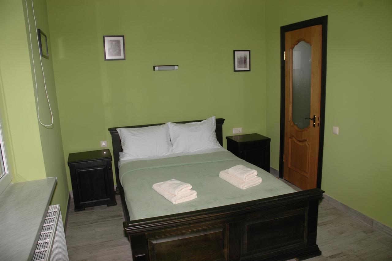 Guest House Lviv Kültér fotó