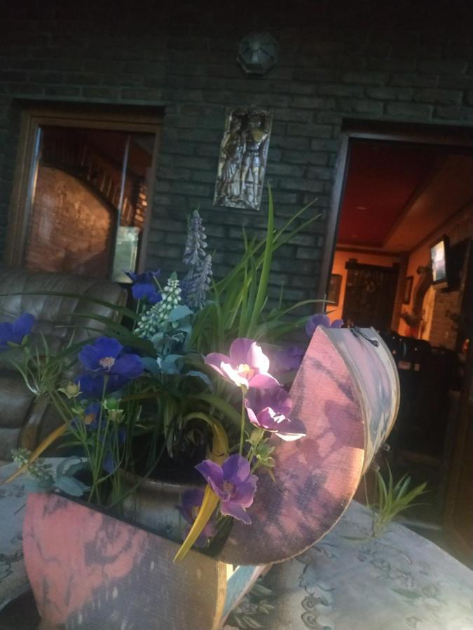 Guest House Lviv Kültér fotó